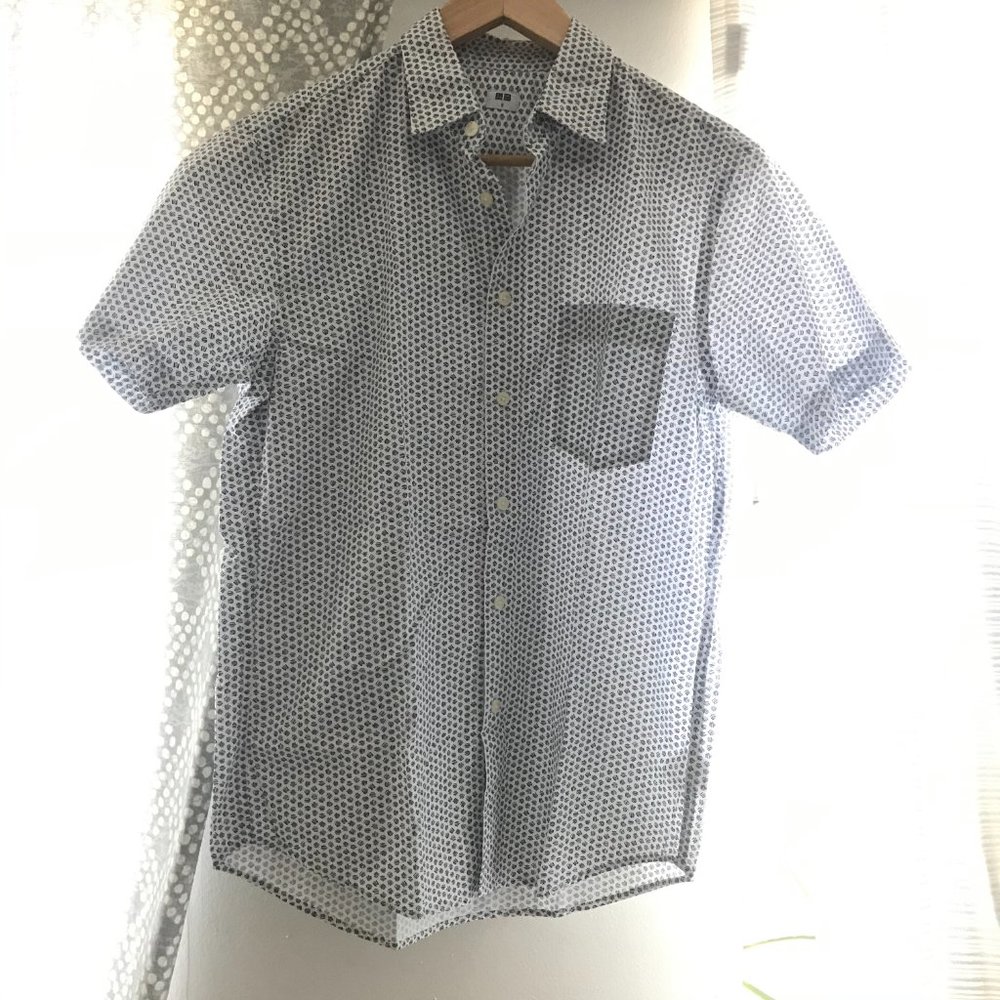 UNIQLO Men's Short Sleeve Shirt
